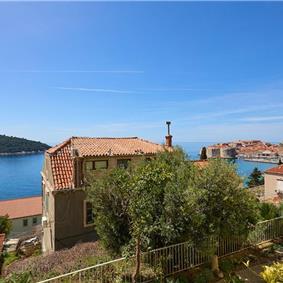 3 Bedroom Apartment with 2 Balconies near Dubrovnik Old Town, Sleeps 5-6